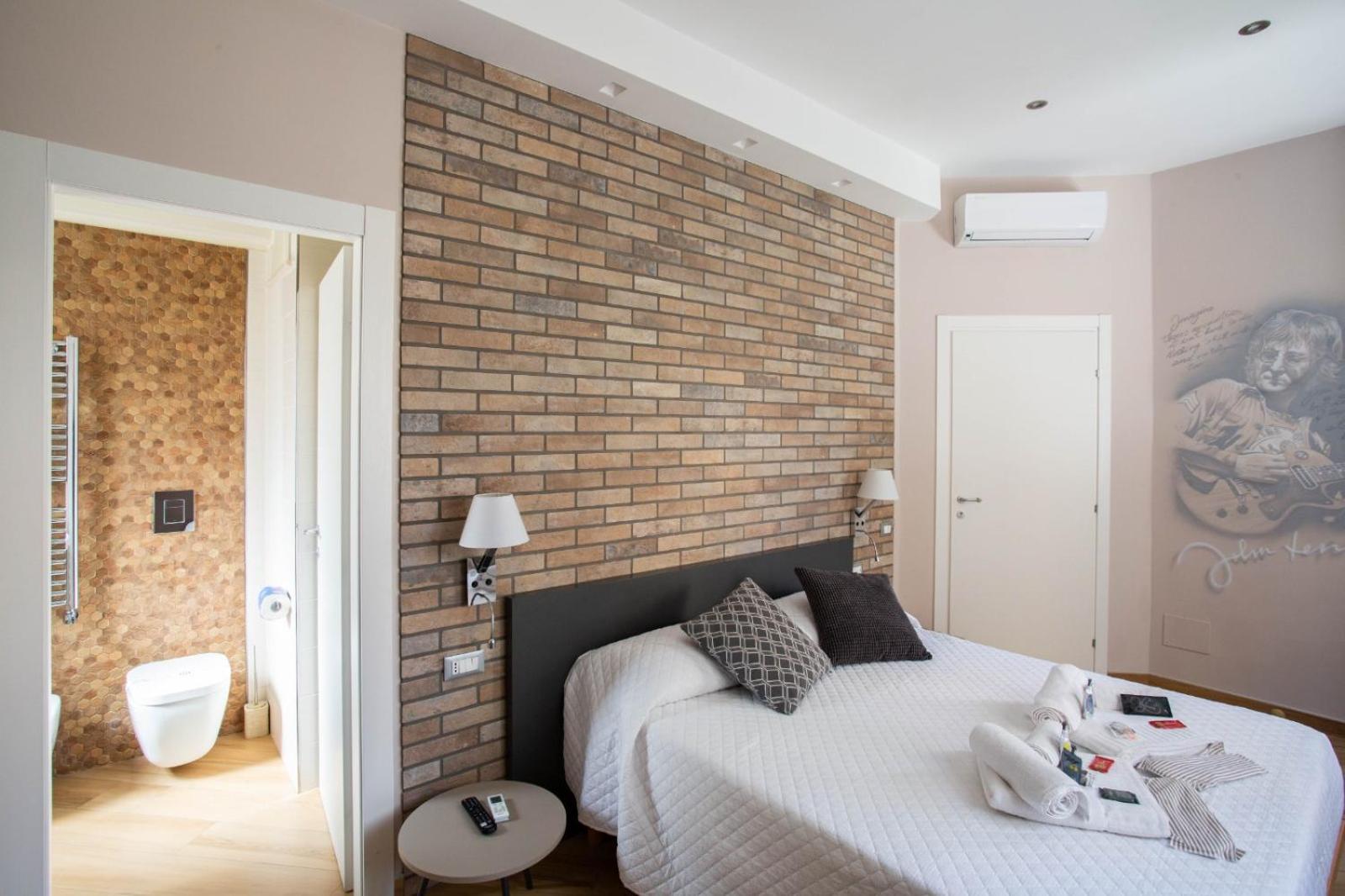 Little Rock Guest House Gaeta Ngoại thất bức ảnh