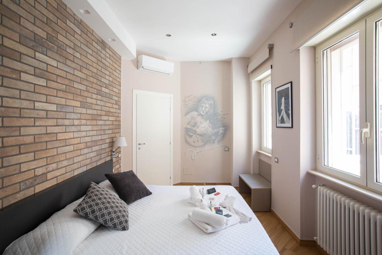 Little Rock Guest House Gaeta Ngoại thất bức ảnh
