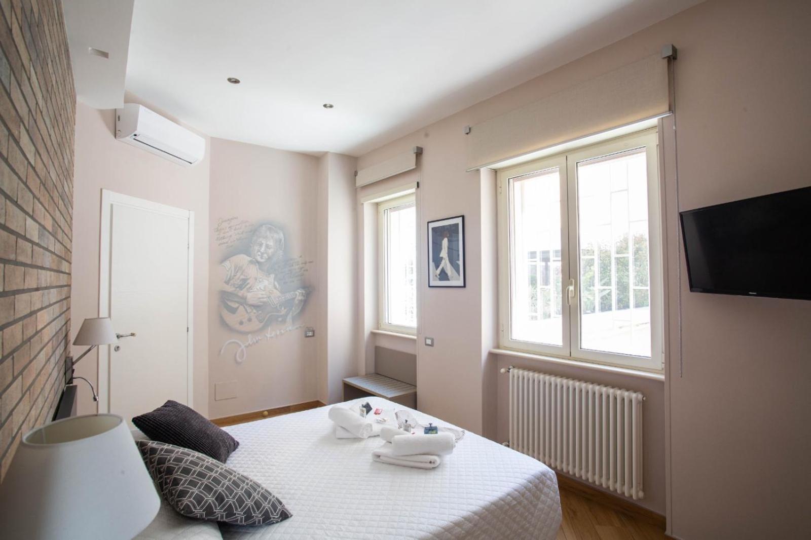 Little Rock Guest House Gaeta Ngoại thất bức ảnh
