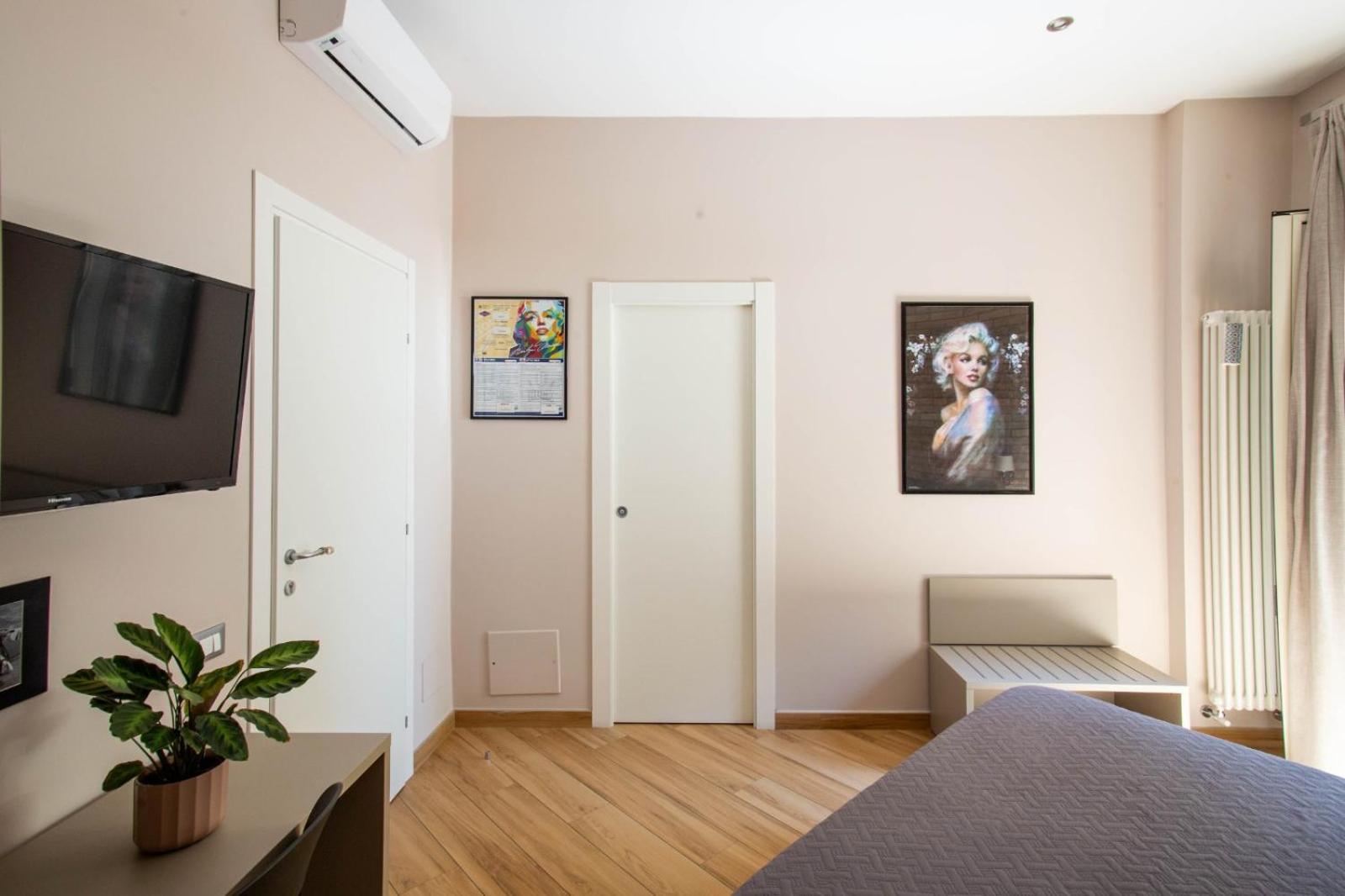 Little Rock Guest House Gaeta Ngoại thất bức ảnh