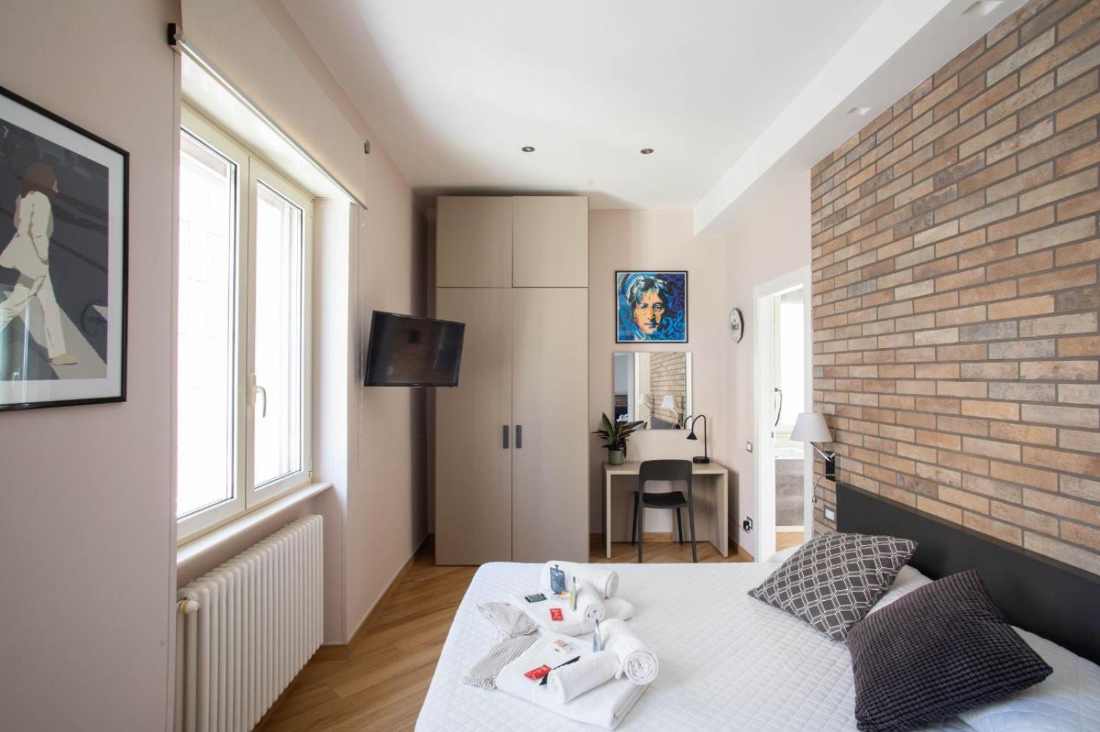 Little Rock Guest House Gaeta Ngoại thất bức ảnh