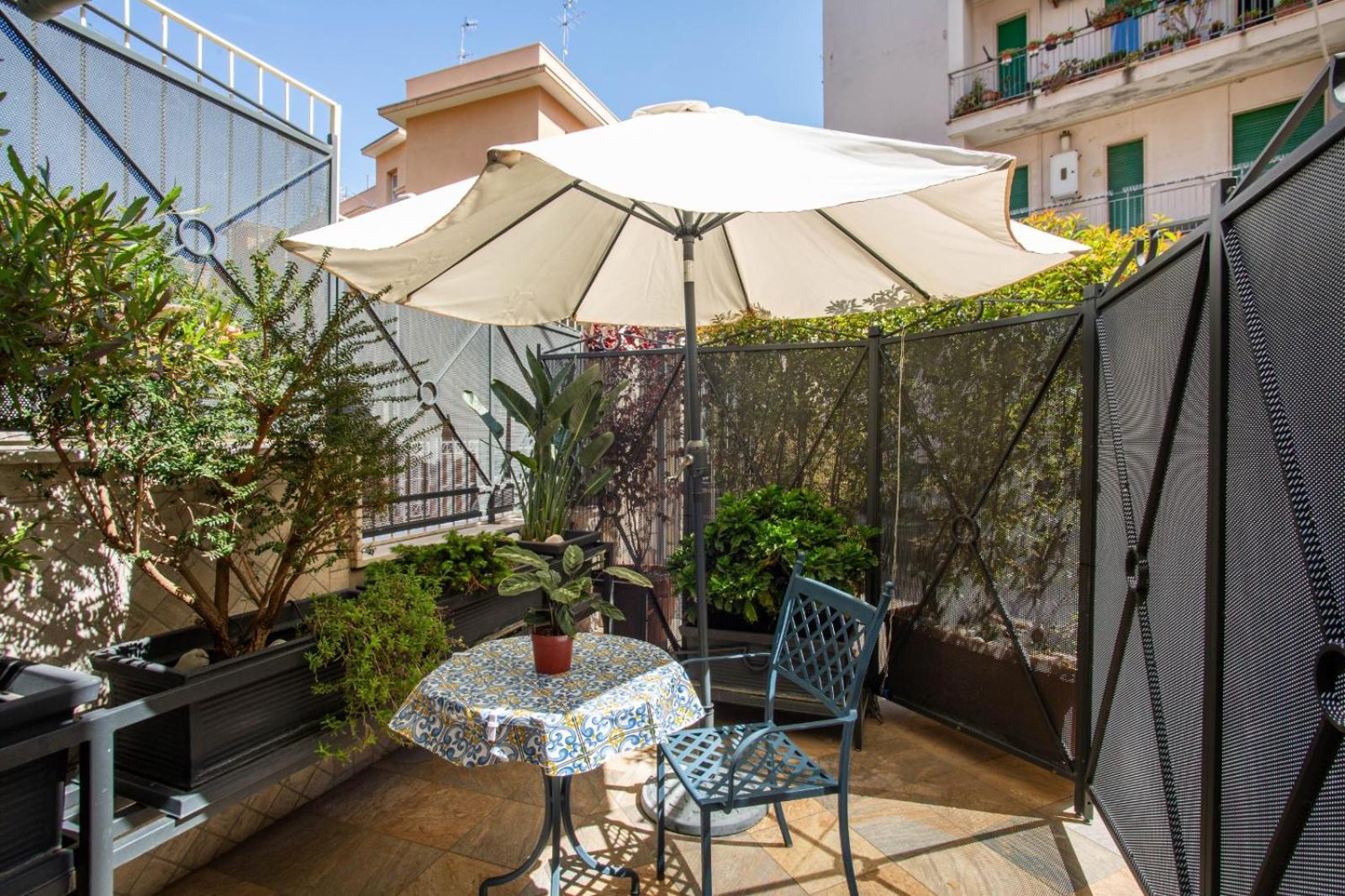 Little Rock Guest House Gaeta Ngoại thất bức ảnh