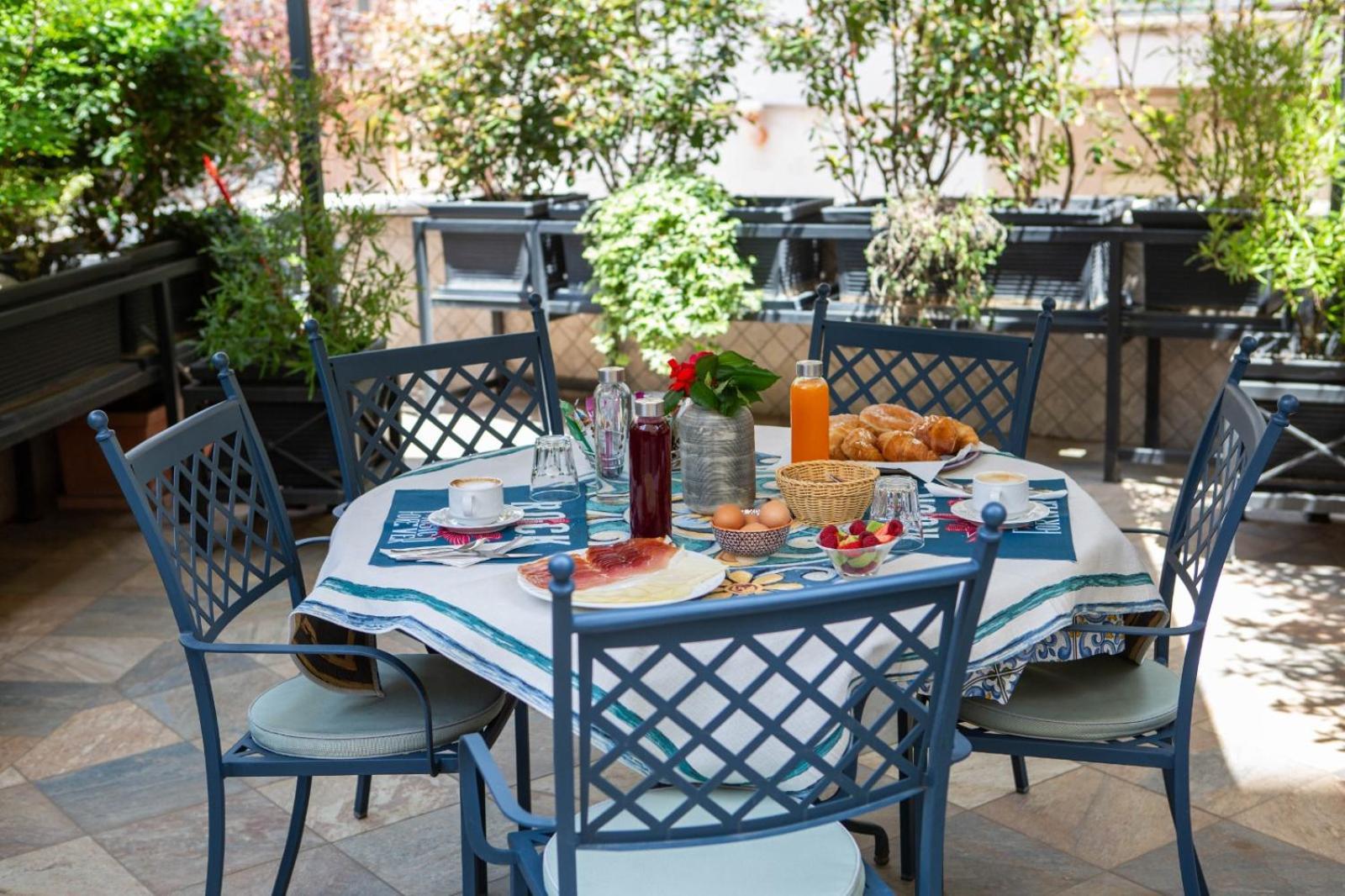 Little Rock Guest House Gaeta Ngoại thất bức ảnh